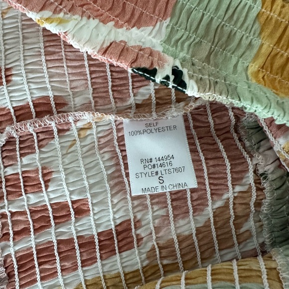 Luxxel Colorful Ruffle Crop Top - Picture 4 of 4